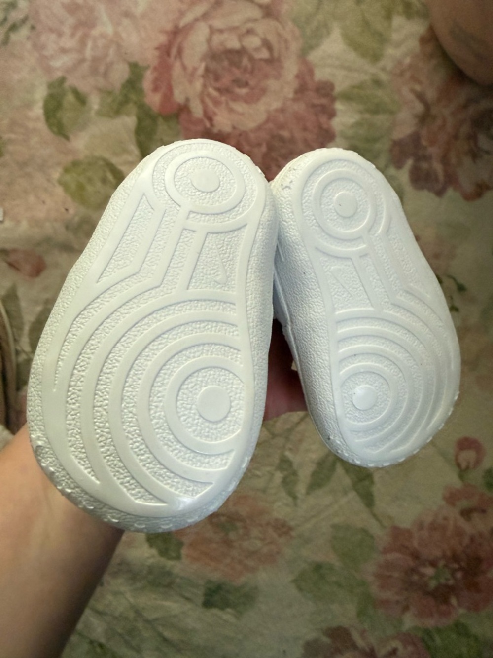 Nike Kids White Low-Top Sneaker - Picture 3 of 3